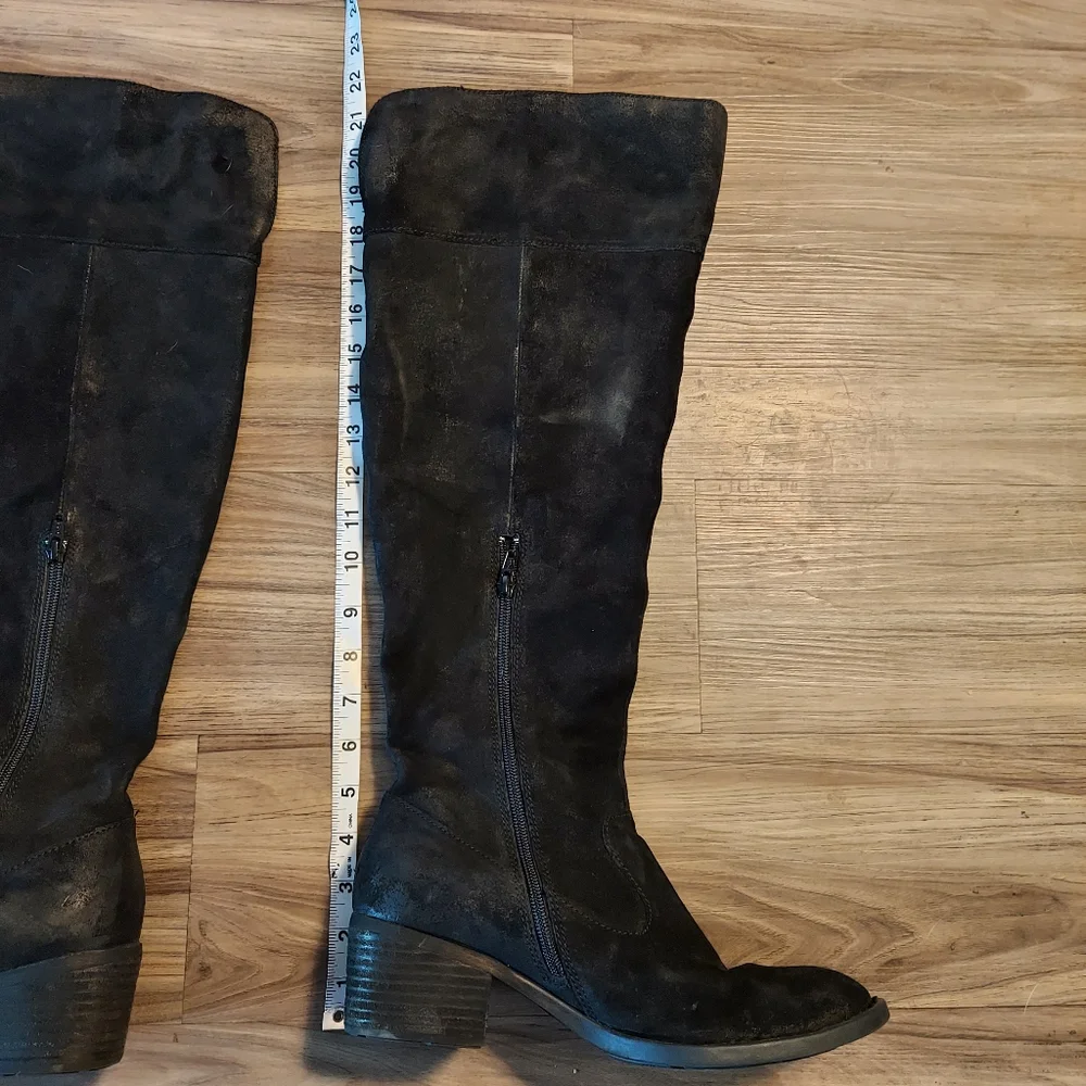 Born leather suede cricket boots size 9.5